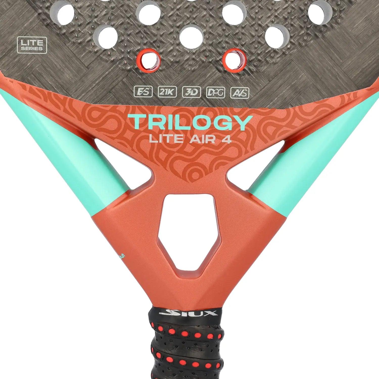 מחבט פאדל SIUX TRILOGY LITE AIR 4 W - SmashItPadel.co.il