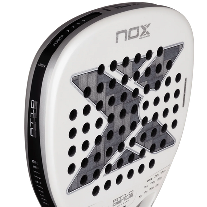 מחבט פאדל Nox AT10 Luxury Genius Attack 12K Alum XTREM 2026 – Agustín Tapia